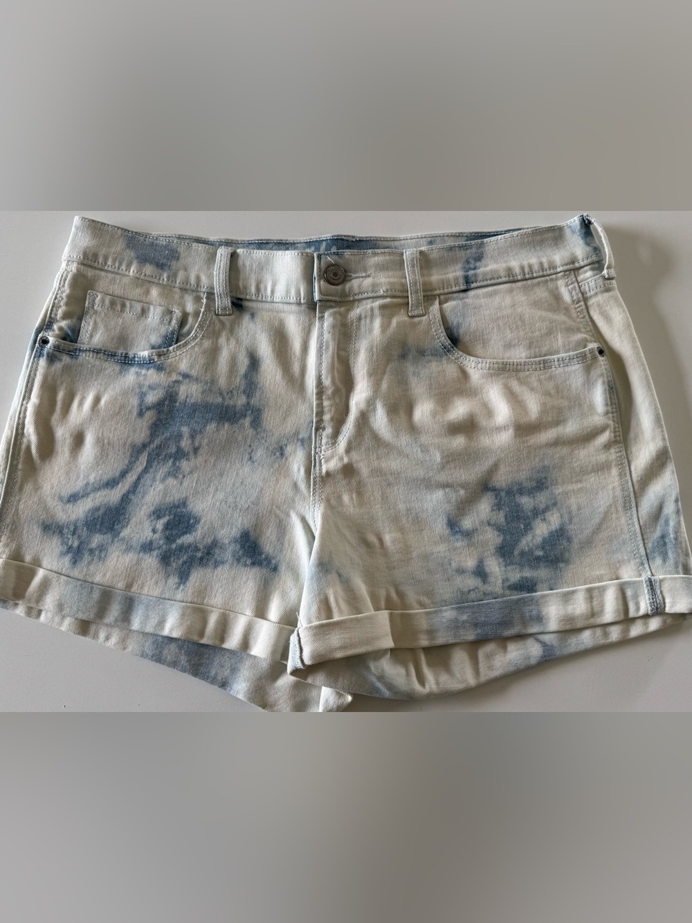 Old Navy Blue and White Tie-Dye Denim Shorts, Boyfriend Mid Rise